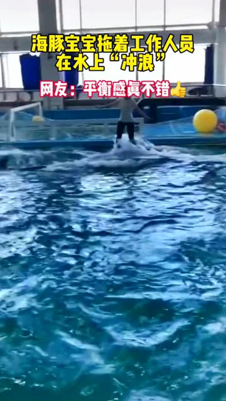 香港回归当晚,英国小动作不断,升旗手:鼻里塞棉花,血往肚里咽